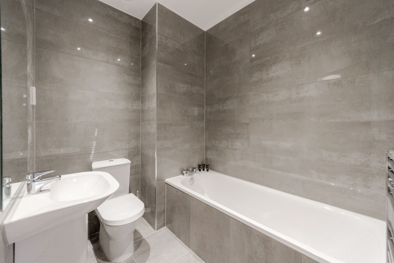 Bathroom 3, Roomspace Apartments -Nouvelle House, London
