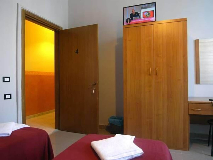 Bedroom 4, Emmy Hotel, Milano