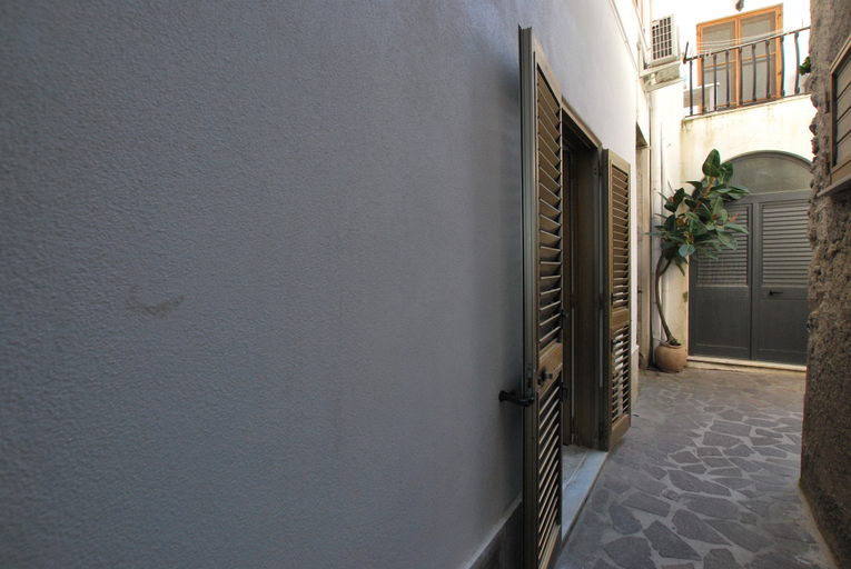 Others 2, Pomice Studio, Messina
