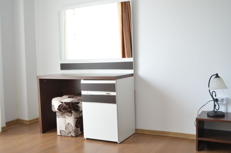 Others 5, Alexys Residence 5, Iasi