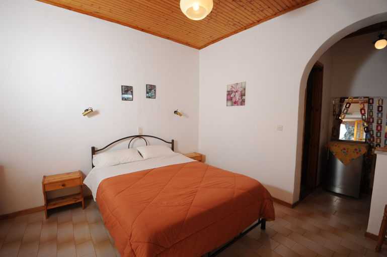 Bedroom 5, Ipsia Apartments, Ionian Islands