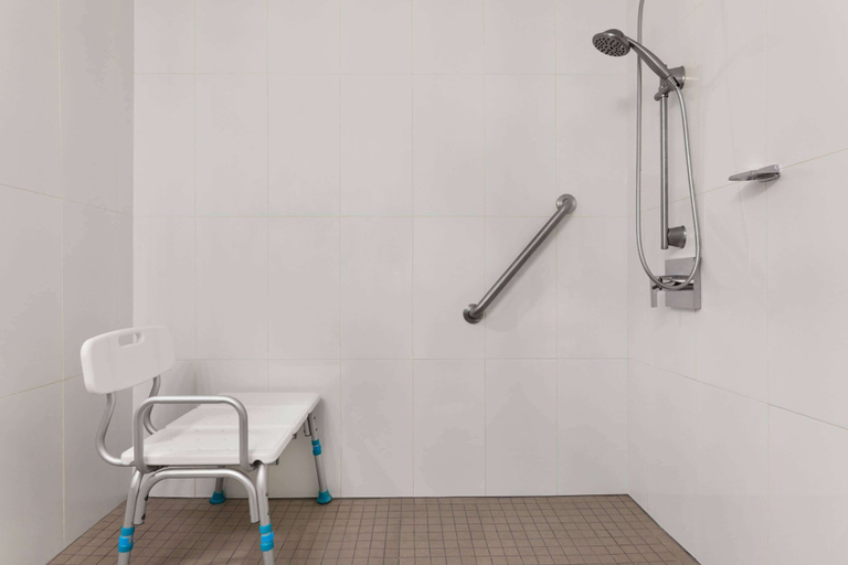 Bathroom 4, Days Inn by Wyndham Kingston, Frontenac