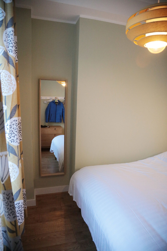 Bedroom 2, Kings Cross Apartments, London