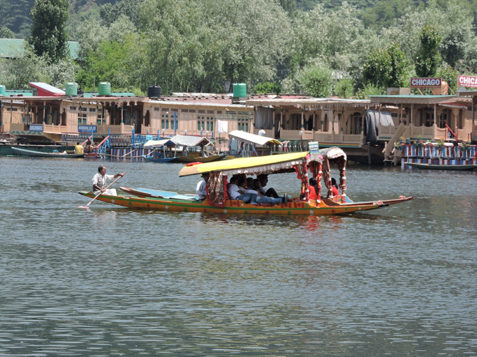Exterior & Views, Appollo eleven group of houseboats, Srinagar