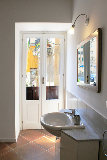 Bathroom 4, B&B Dietro La Cattedrale, Palermo