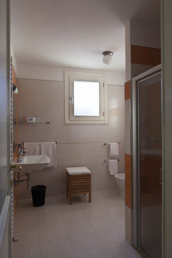 Bathroom 5, Villa Urso BedWine, Lecce
