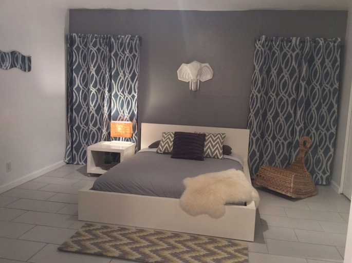 Bedroom 2, Modern Downtown Condo, Riverside