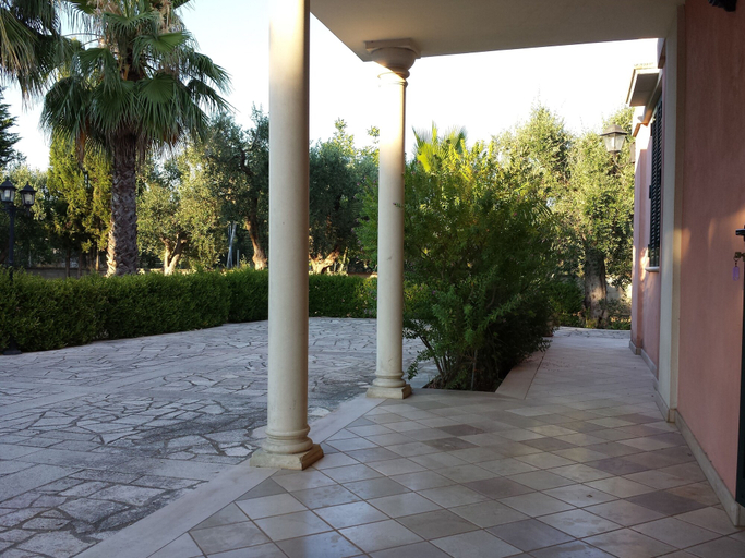 Others 5, Villa Covile, Lecce