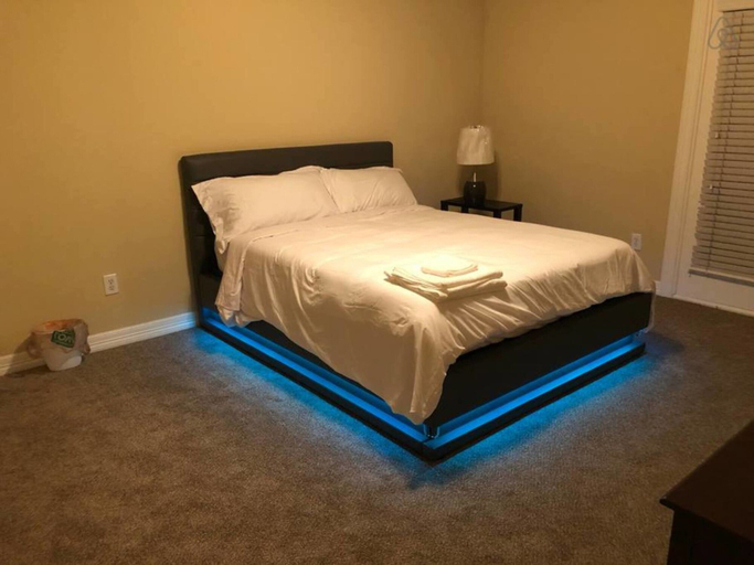 Bedroom 3, 4 Story Rooftop - Executive Corporate Housing, Houston