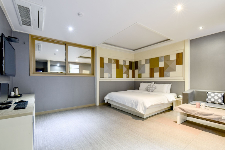 Bedroom 2, W Hotel, Yangsan