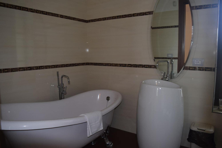 Bathroom 3, Masseria Corte Masseriola, Bari