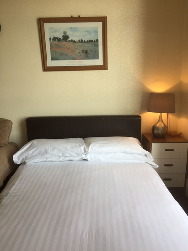 Bedroom 3, Adelphi Holiday Flats, Blackpool