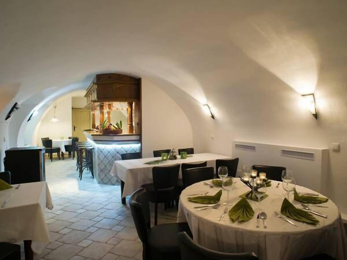 Food & Drinks 5, Hotel City, Písek
