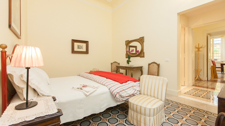Others 5, Rental In Rome Portico Ottavia Garden, Roma