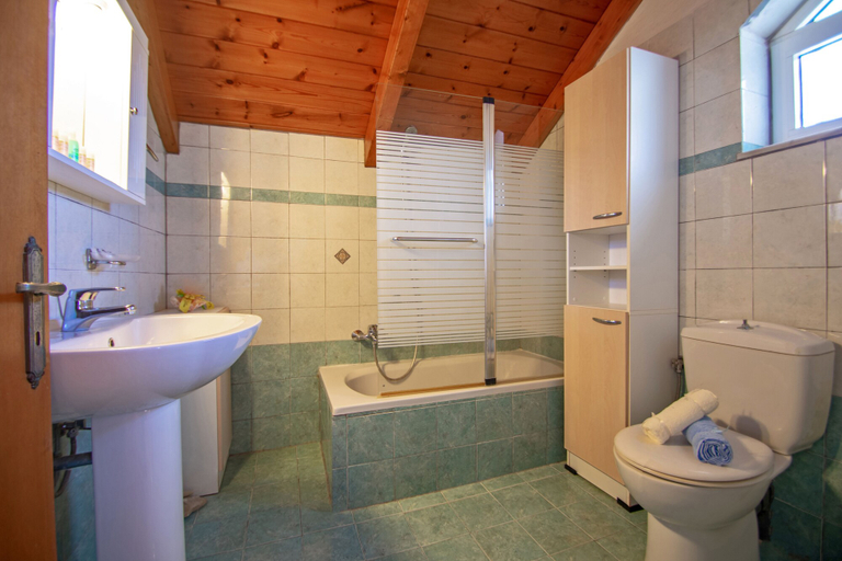 Bathroom 3, Psarou Studios, Ionian Islands