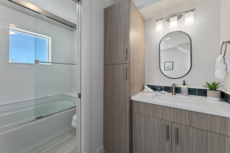 Bathroom 4, 938 Jerome St Unit 3, Larimer