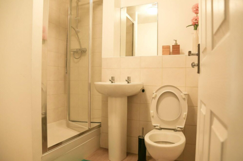 Bathroom 2, Warwick Home Lisca House, Coventry