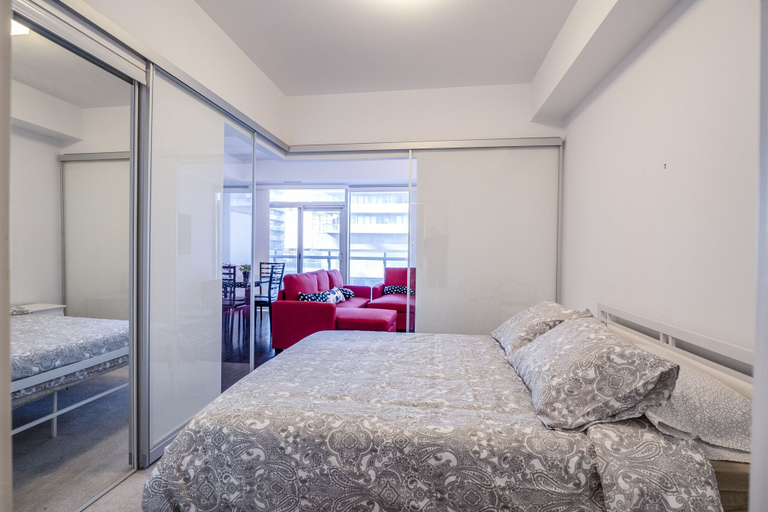 Bedroom 4, Cassidy Comfort Suites, Toronto