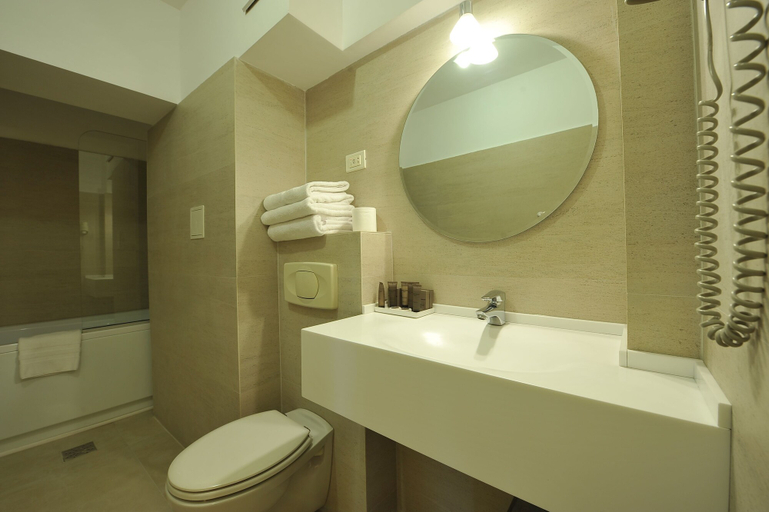 Bathroom 5, Crystal Palace Hotel, Municipiul Bucuresti