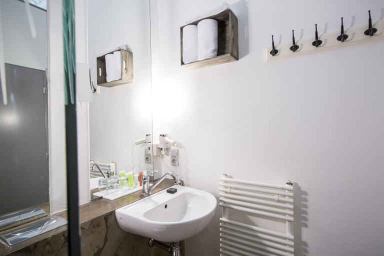 Bathroom 4, Miss Sophie's, Praha 1