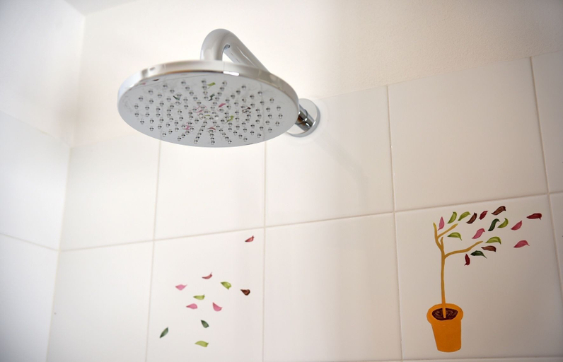 Bathroom 3, Fatuaria, Brindisi