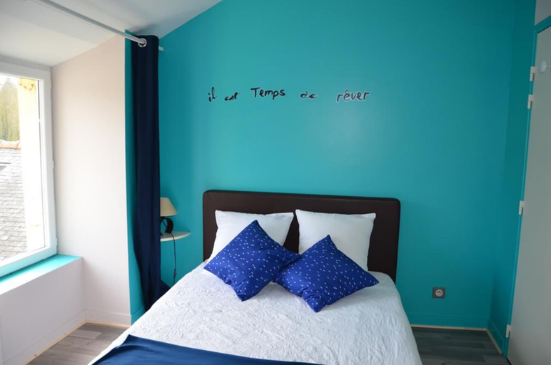 Bedroom 2, Hotel Restaurant Rive Gauche, Morbihan