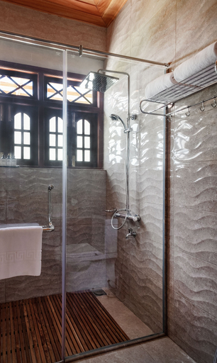 Bathroom 4, Firsmead, Nuwara Eliya