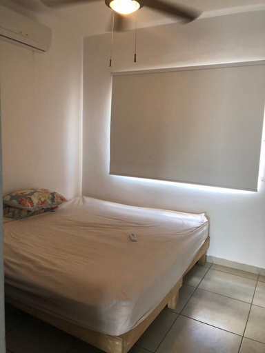 Bedroom 2, Shanghai, Benito Juárez