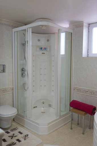 Bathroom 3, Vila Nikopolis, Epirus