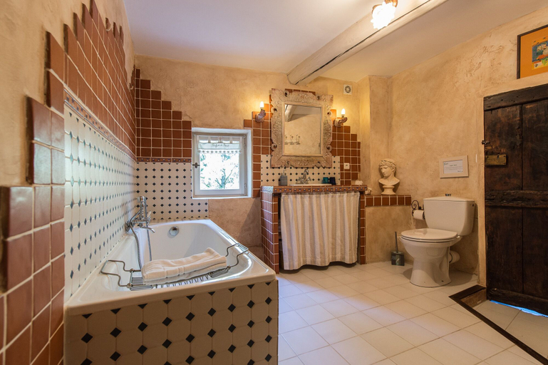 Bathroom 5, Mas de Foncaudette, Vaucluse