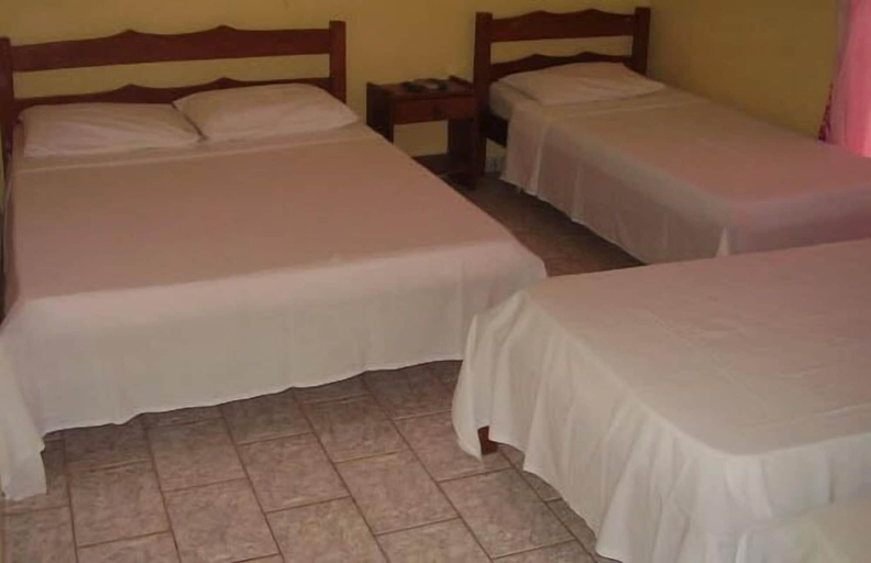 Bedroom 3, Pirâmide Palace Hotel, Nobres