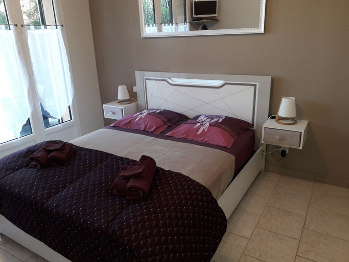 Bedroom 5, Les chambres de Rocbaron, Var