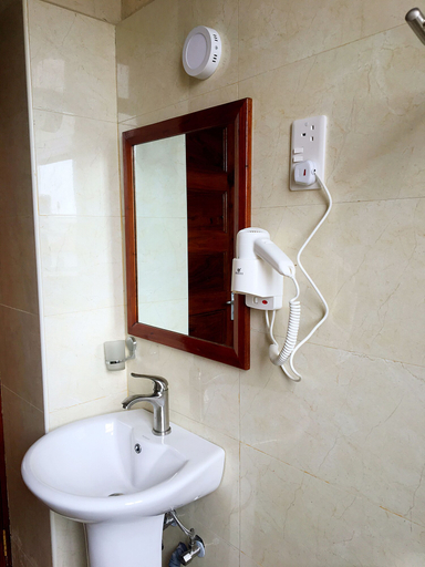 Bathroom, Red Sun Hotel, Mjini