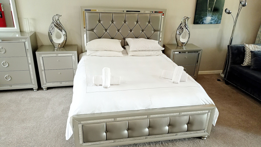 Bedroom 3, Sparkling Waters Hotel & Spa, Bojanala