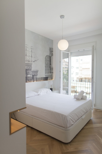 Bedroom 2, Chic & Central in Lively but Quiet Area, Valencia