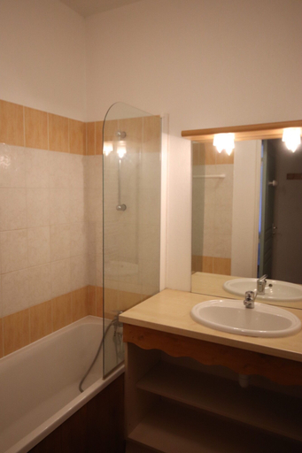 Bathroom 3, Le Hameau du Puy, Hautes-Alpes