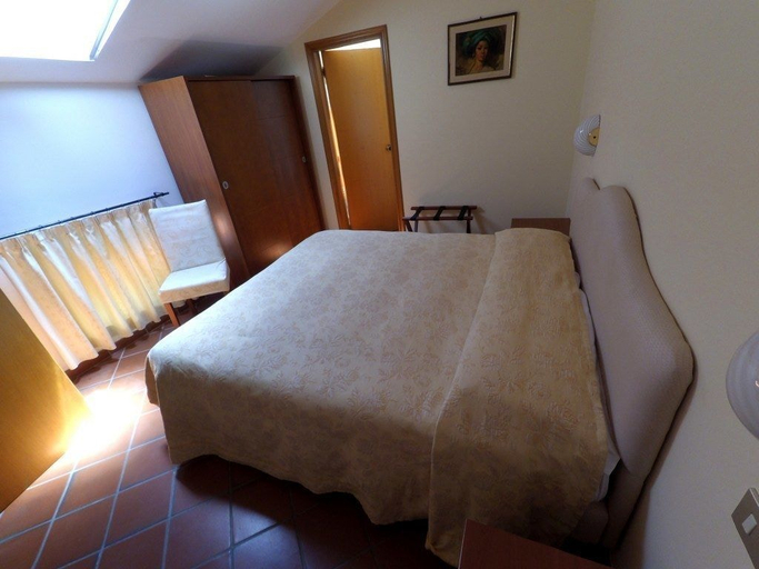 Bedroom 3, Caterina House, Cosenza