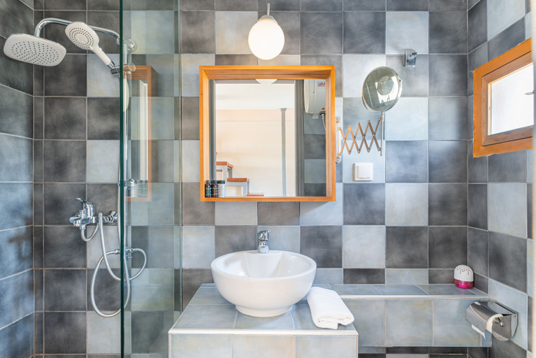 Bathroom 5, Naftilos Residences II, North Aegean