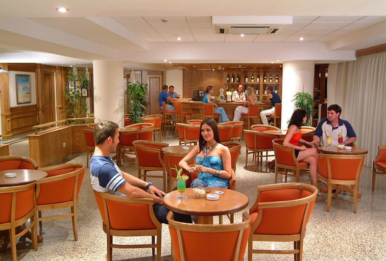 Food & Drinks 5, Nissiana Hotel