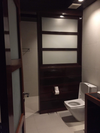 Bathroom 5, Isla Cabana Resort, General Luna