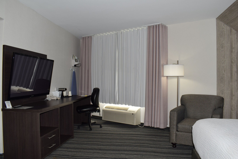 Bedroom 3, Days Inn by Wyndham Kingston, Frontenac