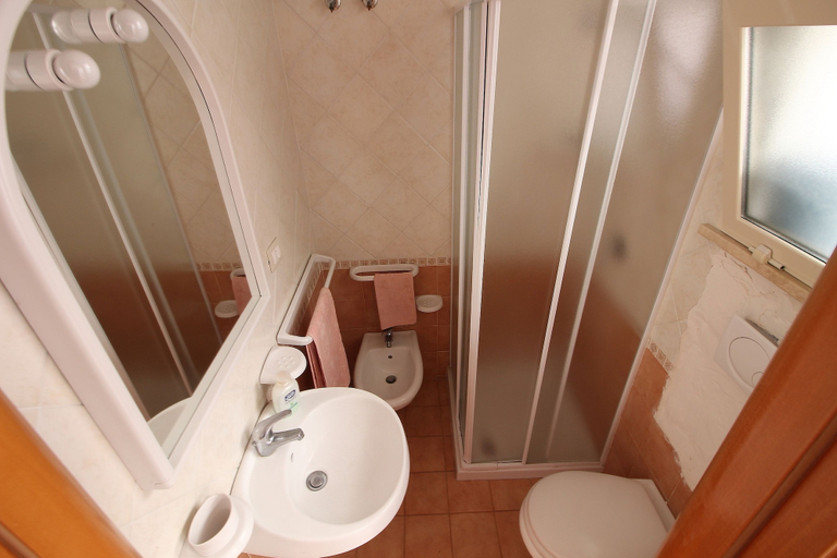 Bathroom 3, Mare Di Pazze, Lecce