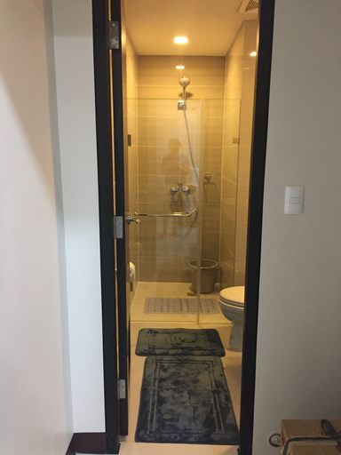 Bathroom 3, Condo 101 Newport Boulevard, Pasay City