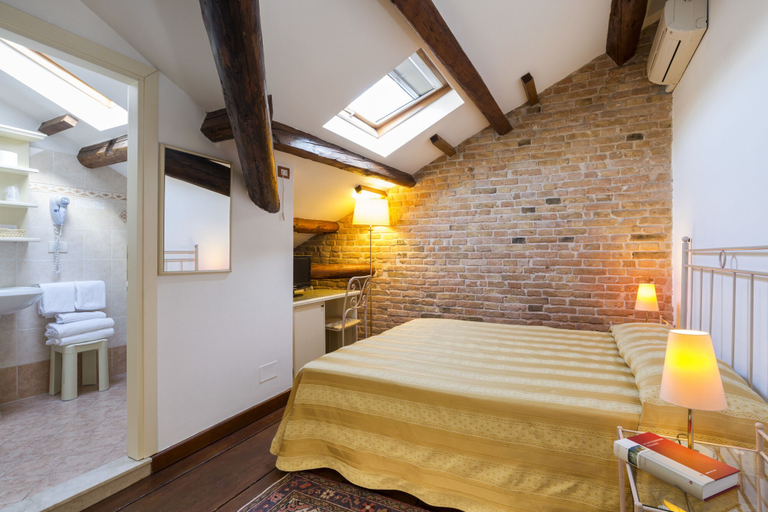 Bedroom 4, Villa Casanova, Venezia
