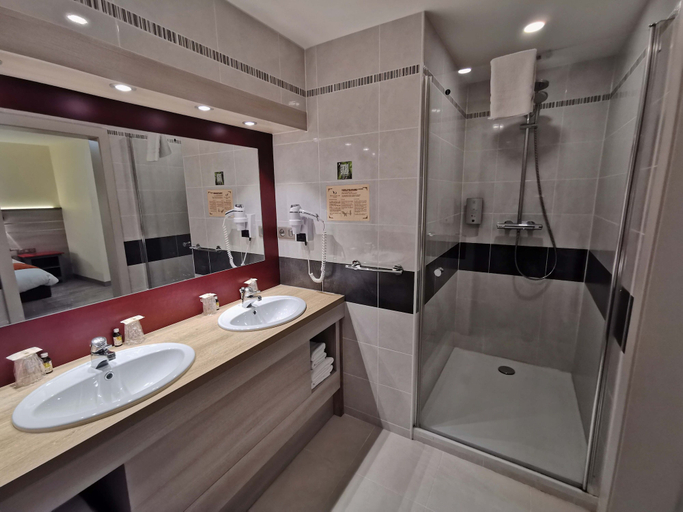 Bathroom 3, Hôtel Restaurant Au Parc des Cigognes, Bas-Rhin