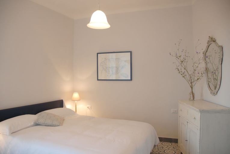 Bedroom 3, La Nipitella, La Spezia