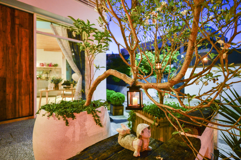 Others 5, Admiring Island, Tainan