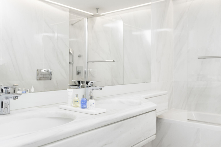 Bathroom 5, Radisson Blu Park Hotel, Athens, Attica