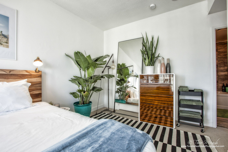 Bedroom 2, New Modern - DT King W Spacious 3BR, Toronto