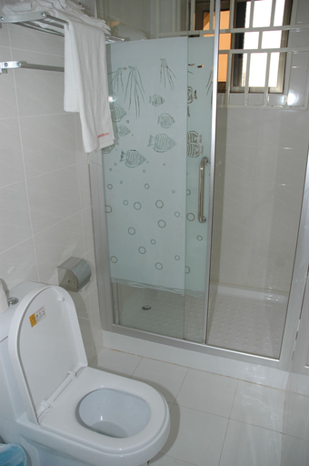 Bathroom 3, Spintex Inn, Tema